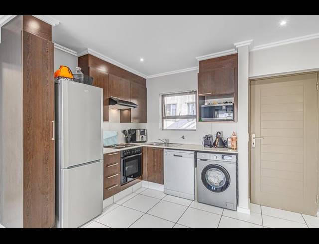 1 BEDROOM APARTMENT FOR SALE IN FOURWAYS